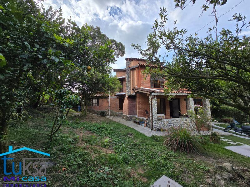 Finca en arriendo Antioquia La Estrella Chile 600 m2 Habitaciones 3 Baños 2 Garajes 1 Precio $6000000