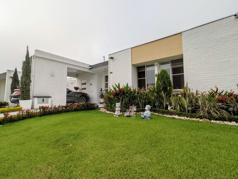 Casa en venta Valle Del Cauca Jamundí Cr Castillo La Herreria Ii 120 m2 Habitaciones 3 Baños 3 Garajes 2 Precio $600000000