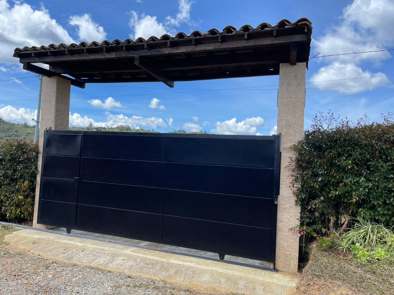 Finca en arriendo Antioquia Guarne Santo Tomás 2600 m2 Habitaciones 2 Baños 2 Garajes 0 Precio $1800000