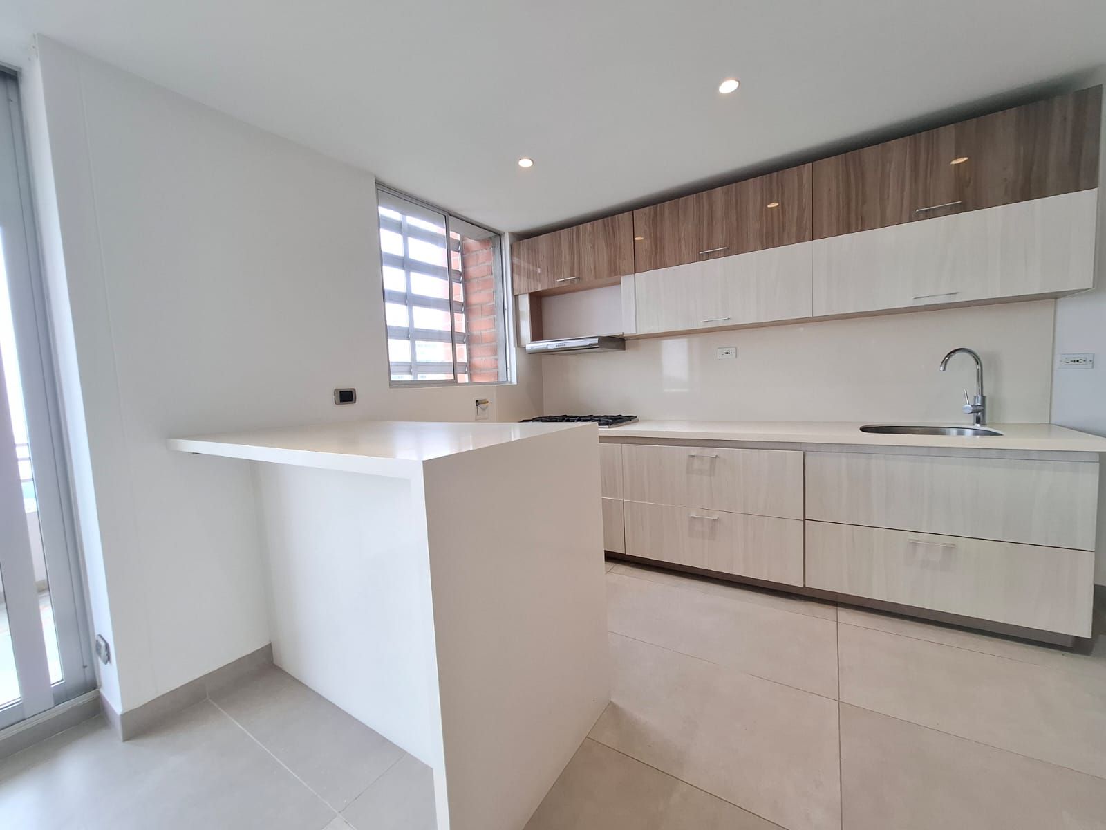 Apartamento en arriendo Antioquia Medellín El Tesoro 117 m2 Habitaciones 2 Baños 2 Garajes 0 Precio $6800000