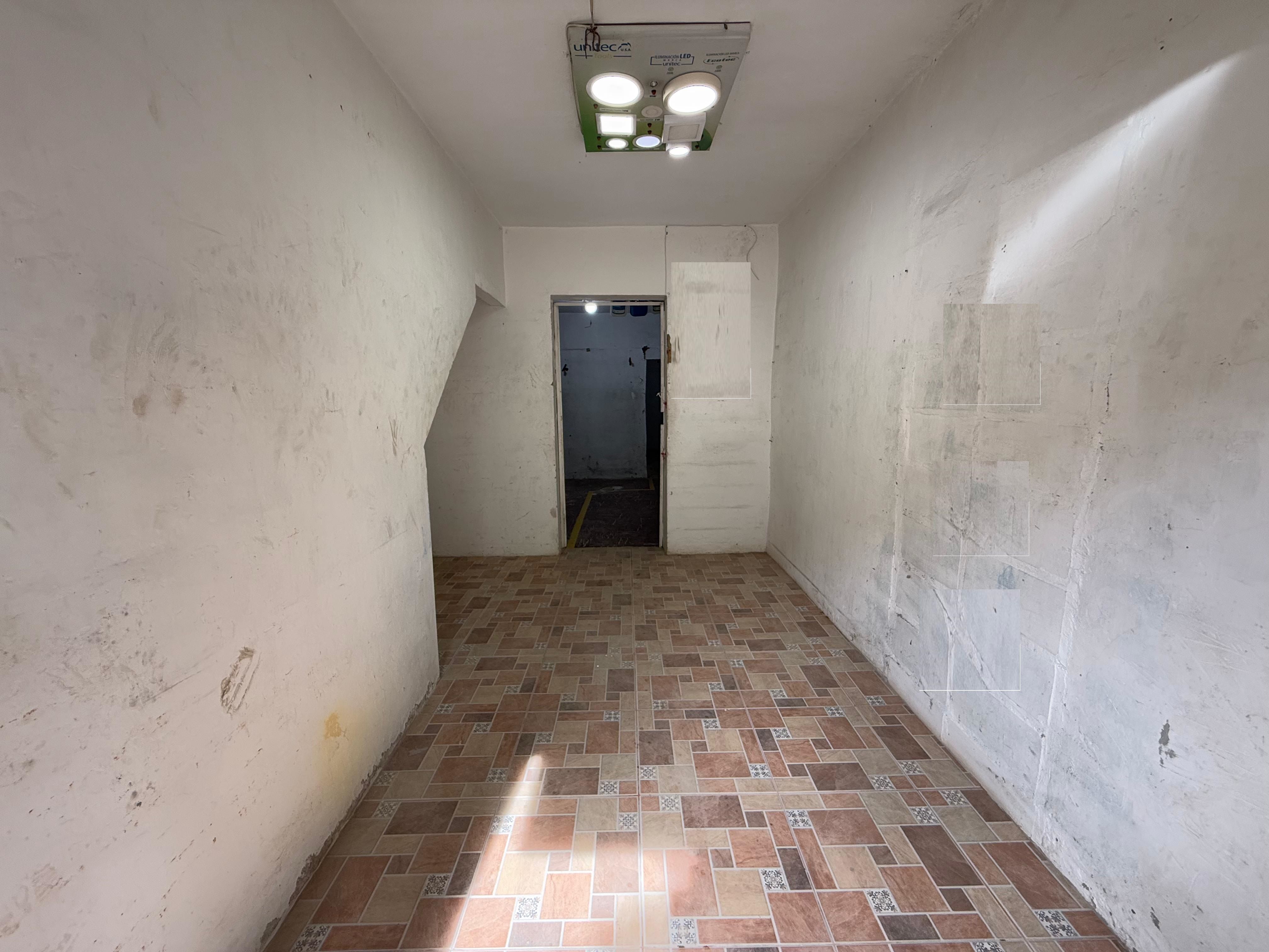 Bodega en arriendo Antioquia Medellín Castilla 180 m2 Habitaciones 0 Baños 1 Garajes 0 Precio $5000000