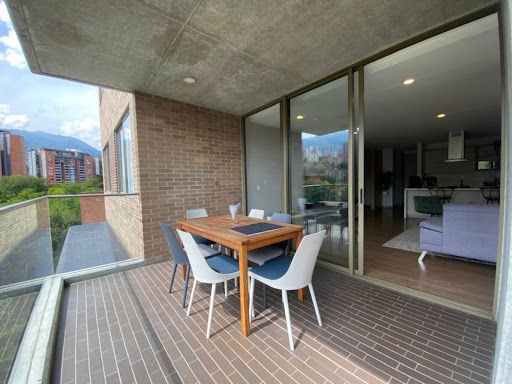 Apartamento en arriendo Antioquia Envigado Zúñiga 140 m2 Habitaciones 3 Baños 4 Garajes 2 Precio $9000000