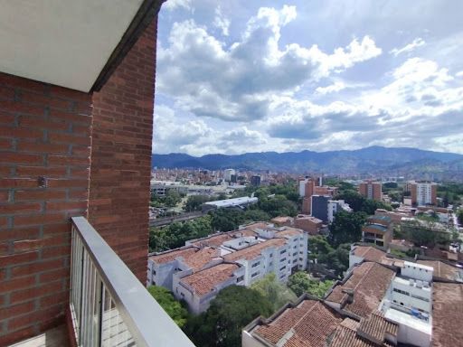 Apartamento en arriendo Antioquia Medellín Urbanizacion Suramericana 155 m2 Habitaciones 3 Baños 2 Garajes 1 Precio $4500000