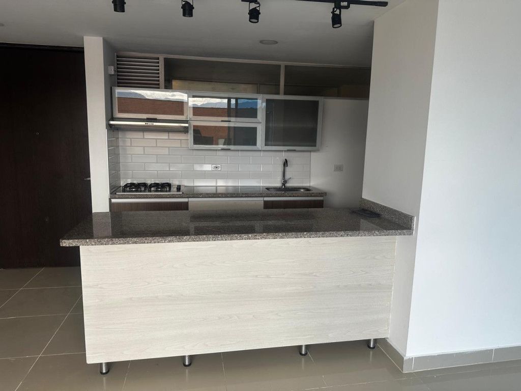 Apartamento en arriendo Antioquia Sabaneta Los Alcázares 82 m2 Habitaciones 3 Baños 2 Garajes 1 Precio $3000000