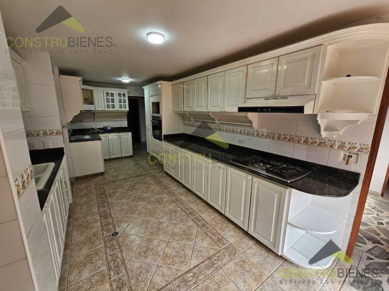 Casa en arriendo Antioquia Envigado Loma Del Atravesado 300 m2 Habitaciones 4 Baños 5 Garajes 0 Precio $7500000
