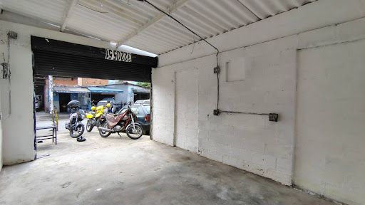 Local en arriendo Antioquia Medellín Naranjal 15 m2 Habitaciones 0 Baños 1 Garajes 0 Precio $2000000