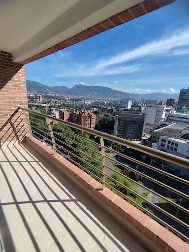 Apartamento en arriendo Antioquia Medellín Astorga 105 m2 Habitaciones 2 Baños 3 Garajes 1 Precio $5000000