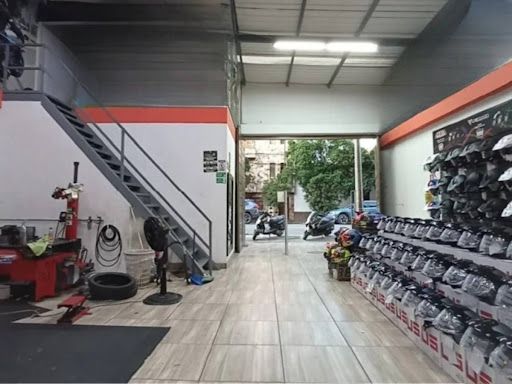 Bodega en arriendo Antioquia Envigado La Mesa 320 m2 Habitaciones 0 Baños 2 Garajes 0 Precio $15000000