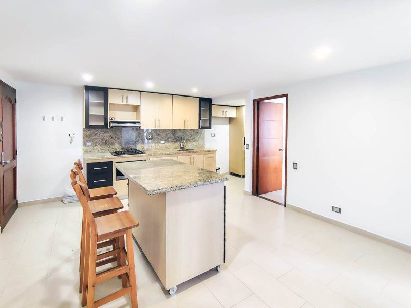 Apartamento en arriendo Antioquia Medellín Laureles 95 m2 Habitaciones 2 Baños 2 Garajes 1 Precio $3800000