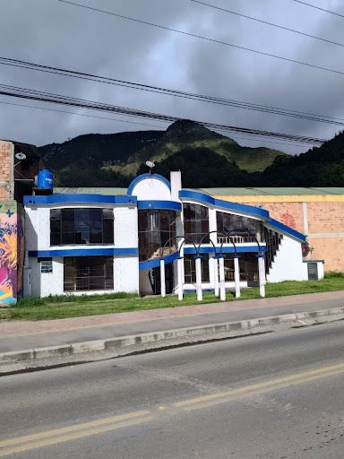 Local en arriendo Cundinamarca Sopó Urbano Centro 848 m2 Habitaciones 0 Baños 4 Garajes 0 Precio $8000000