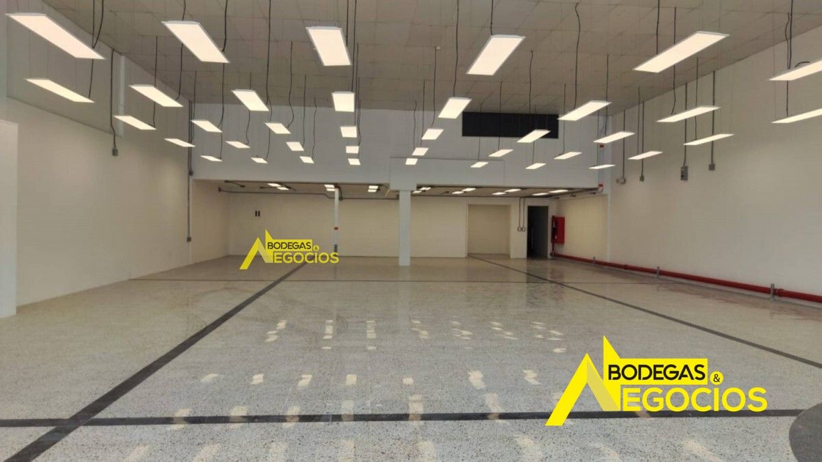 Local en arriendo Antioquia Medellín Manila 500 m2 Habitaciones 0 Baños 3 Garajes 0 Precio $28000000