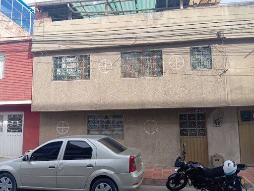 Casa en venta Cundinamarca Soacha Zona Industrial Cazuca 228 m2 Habitaciones 4 Baños 2 Garajes 1 Precio $380000000