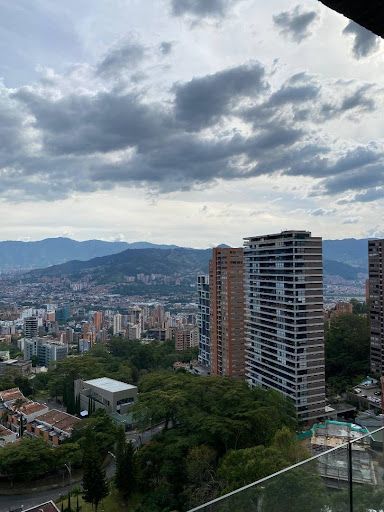 Apartamento en arriendo Antioquia Medellín San Lucas 140 m2 Habitaciones 3 Baños 4 Garajes 2 Precio $9200000