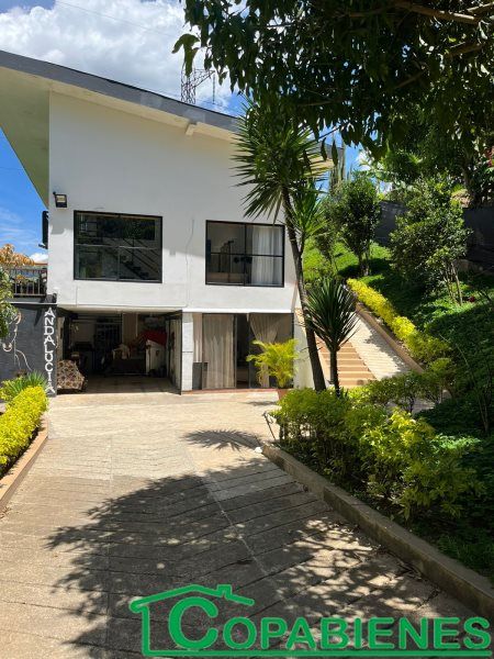 Casa en venta Antioquia Girardota Centro 2600 m2 Habitaciones 3 Baños 3 Garajes 0 Precio $1200000000