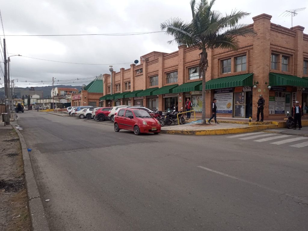 Oficina en arriendo Cundinamarca Chía Br Santa Rita 100 m2 Habitaciones 0 Baños 0 Garajes 0 Precio $3851000