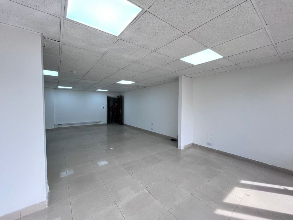 Oficina en arriendo Cundinamarca Bogotá Chapinero Central 94 m2 Habitaciones 0 Baños 1 Garajes 2 Precio $3042000