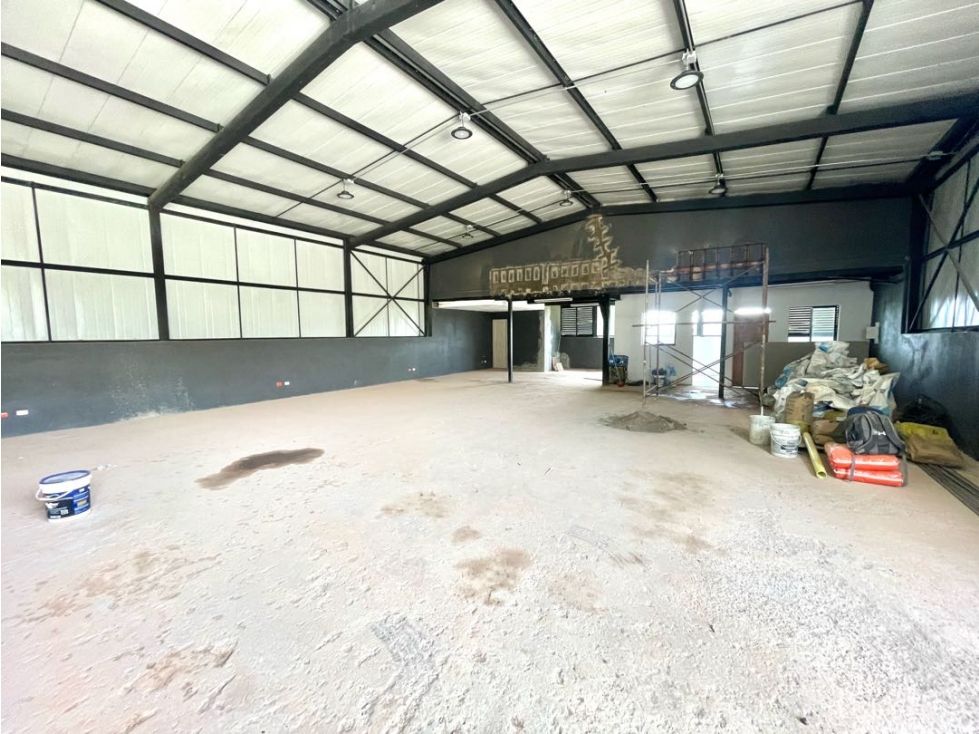 Bodega en venta Antioquia Rionegro Rionegro 250 m2 Habitaciones 0 Baños 3 Garajes 4 Precio $1400000000