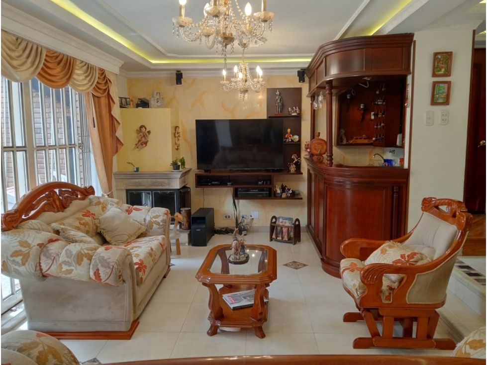 Casa en venta Cundinamarca Bogotá Prado Veraniego Sur 274 m2 Habitaciones 4 Baños 4 Garajes 3 Precio $1150000000