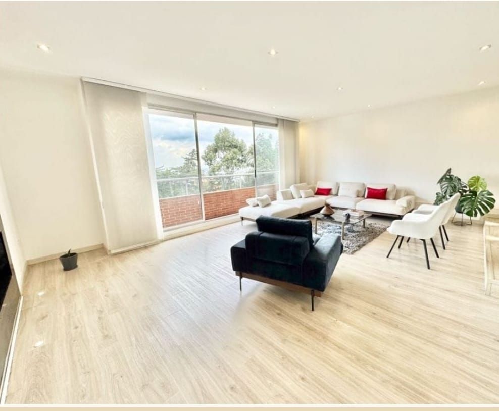 Apartamento en arriendo Cundinamarca Bogotá Los Rosales 189 m2 Habitaciones 3 Baños 3 Garajes 0 Precio $12400000