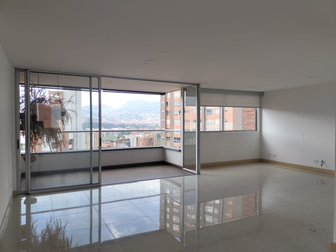 Apartamento en arriendo Antioquia Medellín Astorga 135 m2 Habitaciones 3 Baños 3 Garajes 2 Precio $7250000