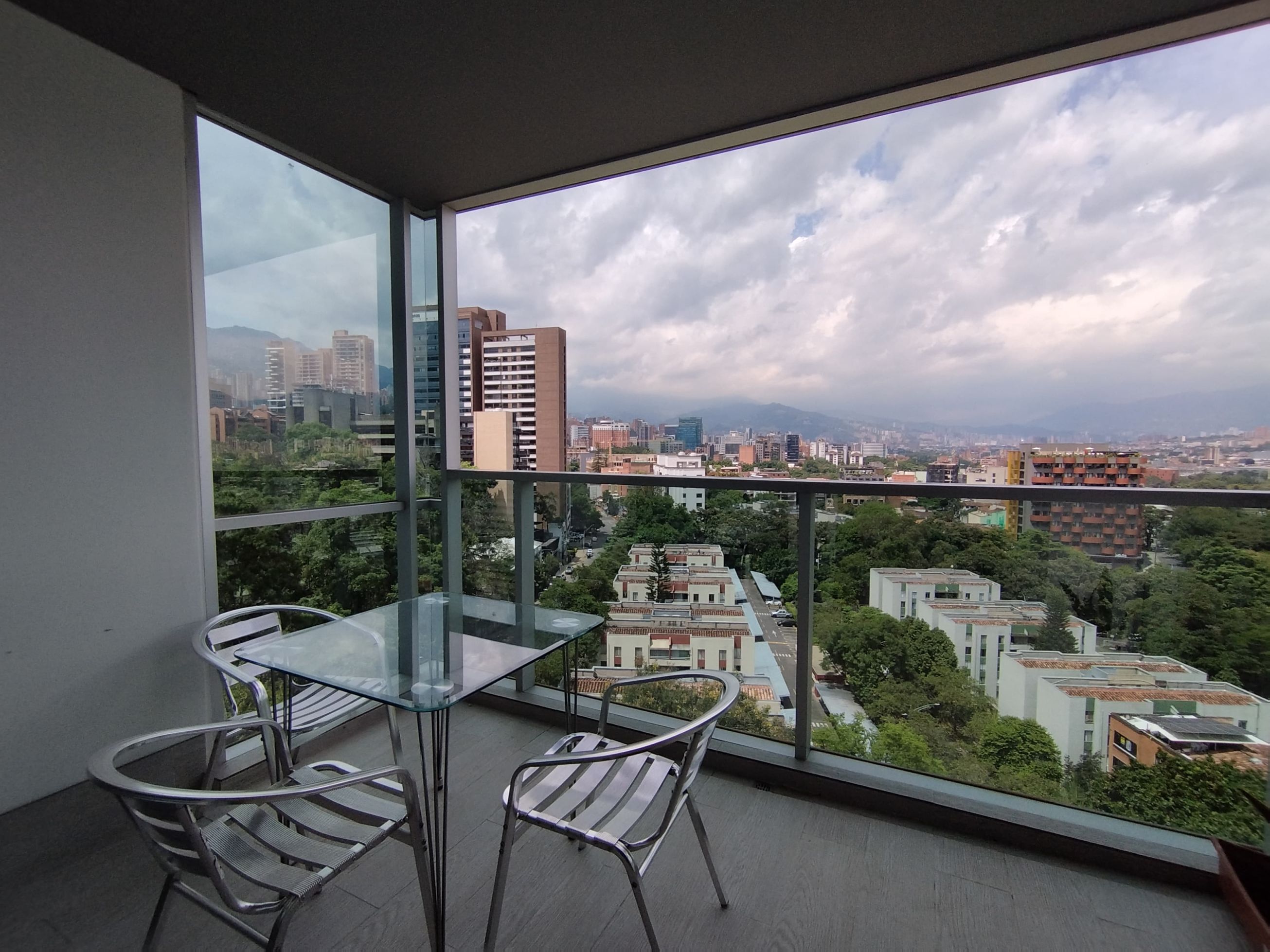 Oficina en arriendo Antioquia Medellín Villa Carlota 83 m2 Habitaciones 0 Baños 1 Garajes 3 Precio $7000000