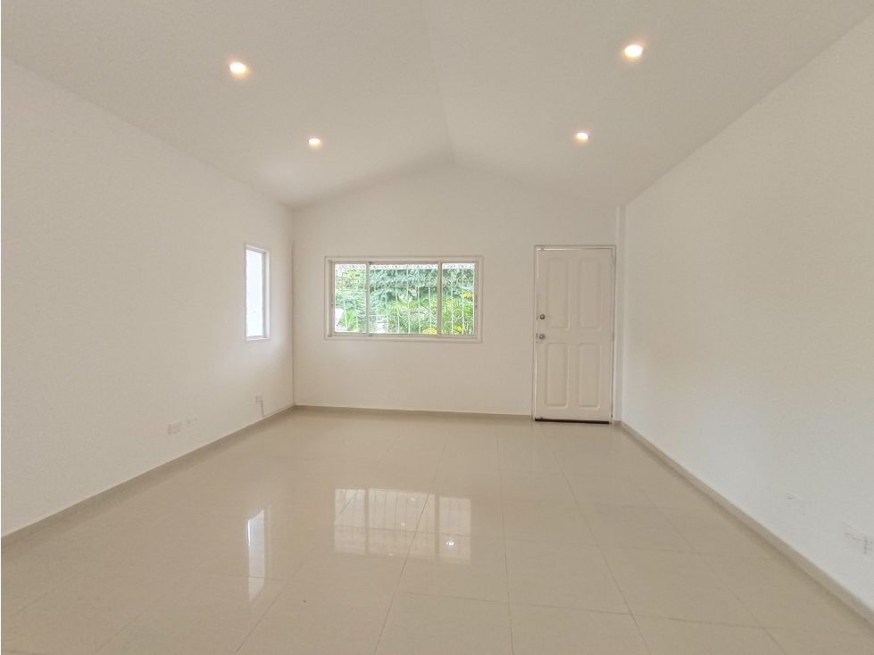 Oficina en arriendo Valle Del Cauca Cali Urbanización Ciudad Jardín 34 m2 Habitaciones 0 Baños 1 Garajes 2 Precio $3100000