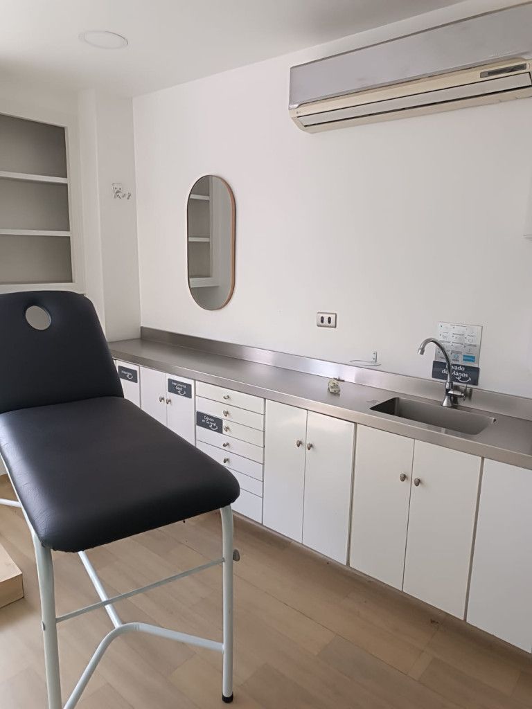 Consultorio en arriendo Antioquia Medellín Los Conquistadores 50 m2 Habitaciones 0 Baños 1 Garajes 1 Precio $3000000