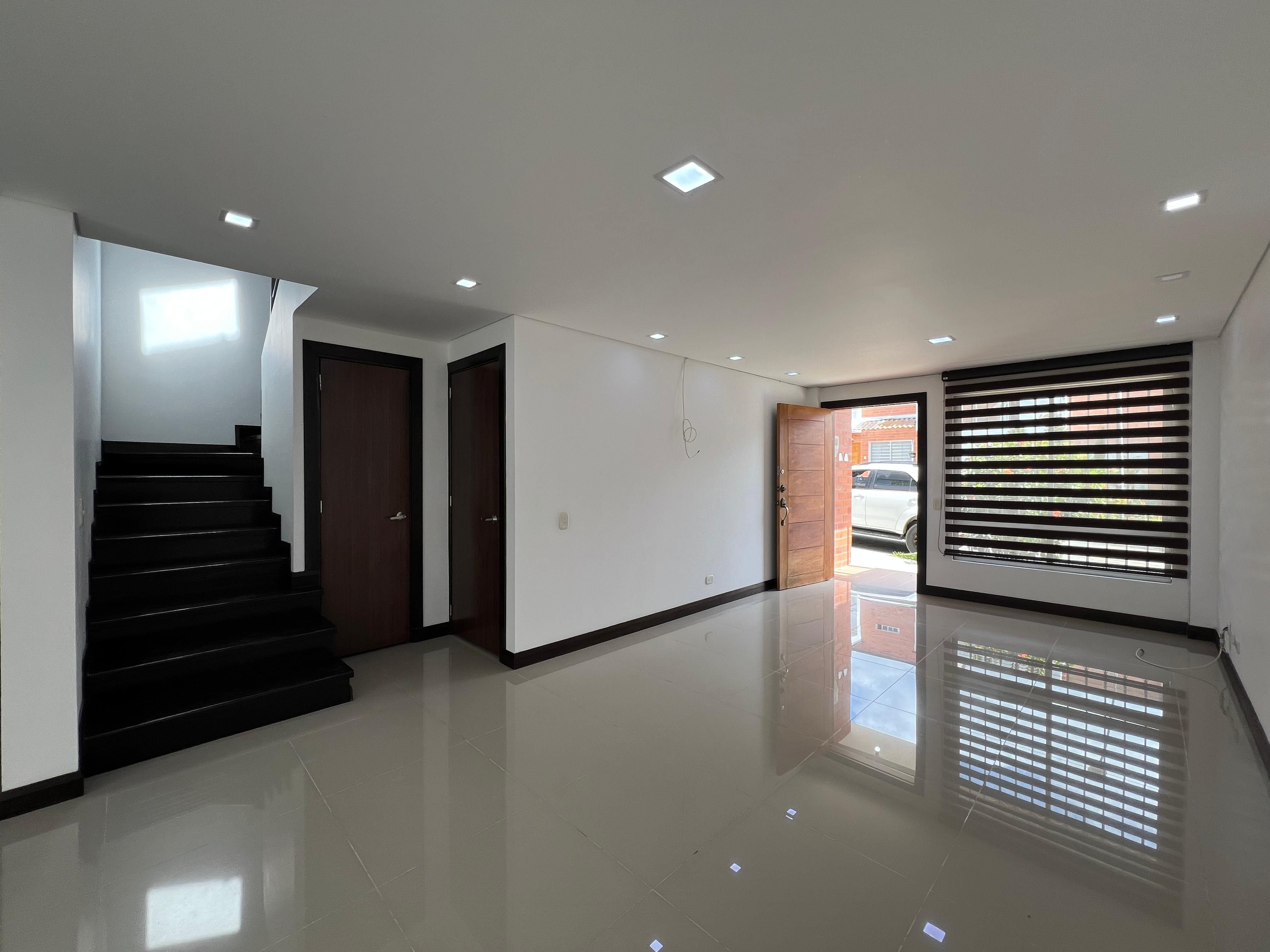 Casa en arriendo Antioquia Rionegro S3-de-10 140 m2 Habitaciones 3 Baños 4 Garajes 1 Precio $4000000