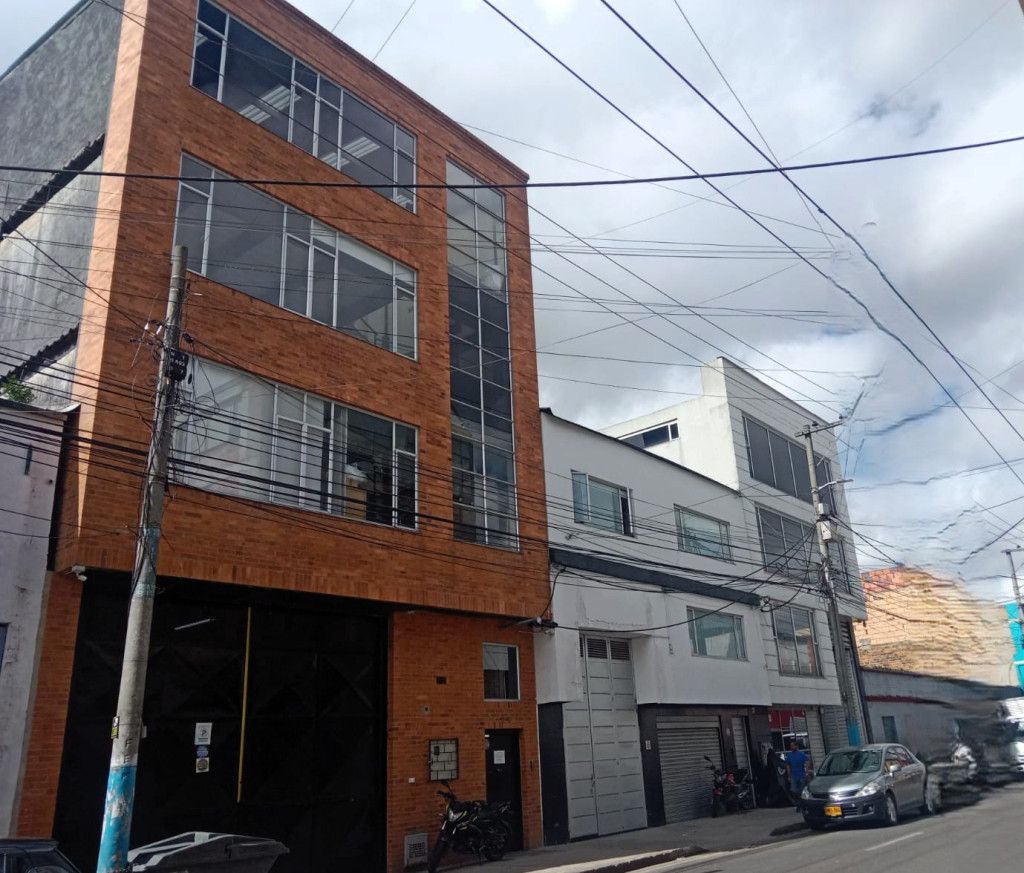 Bodega en venta Cundinamarca Bogotá Las Ferias 1550 m2 Habitaciones 0 Baños 15 Garajes 0 Precio $6500000000