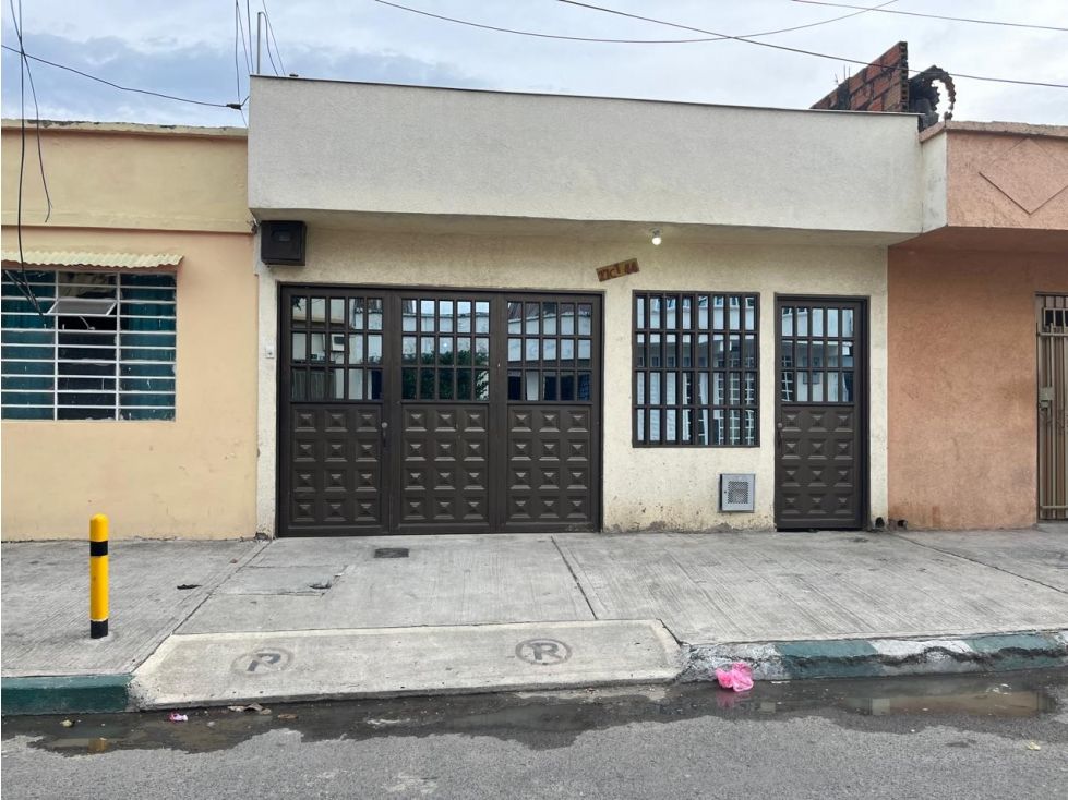 Casa en venta Valle Del Cauca Cali Primitivo Crespo 256 m2 Habitaciones 4 Baños 3 Garajes 1 Precio $295000000