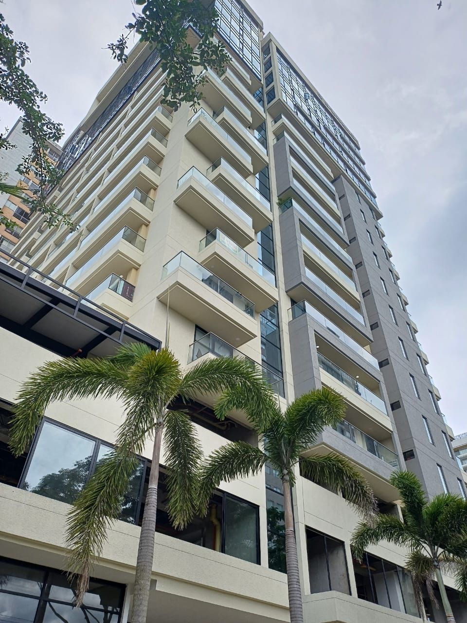 Apartaestudio en venta Tolima Ibagué Arkamónica 60 m2 Habitaciones 1 Baños 2 Garajes 1 Precio $370000000