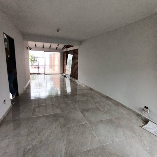 Casa en arriendo Valle Del Cauca Cali Pampa Linda 300 m2 Habitaciones 4 Baños 3 Garajes 4 Precio $2800000