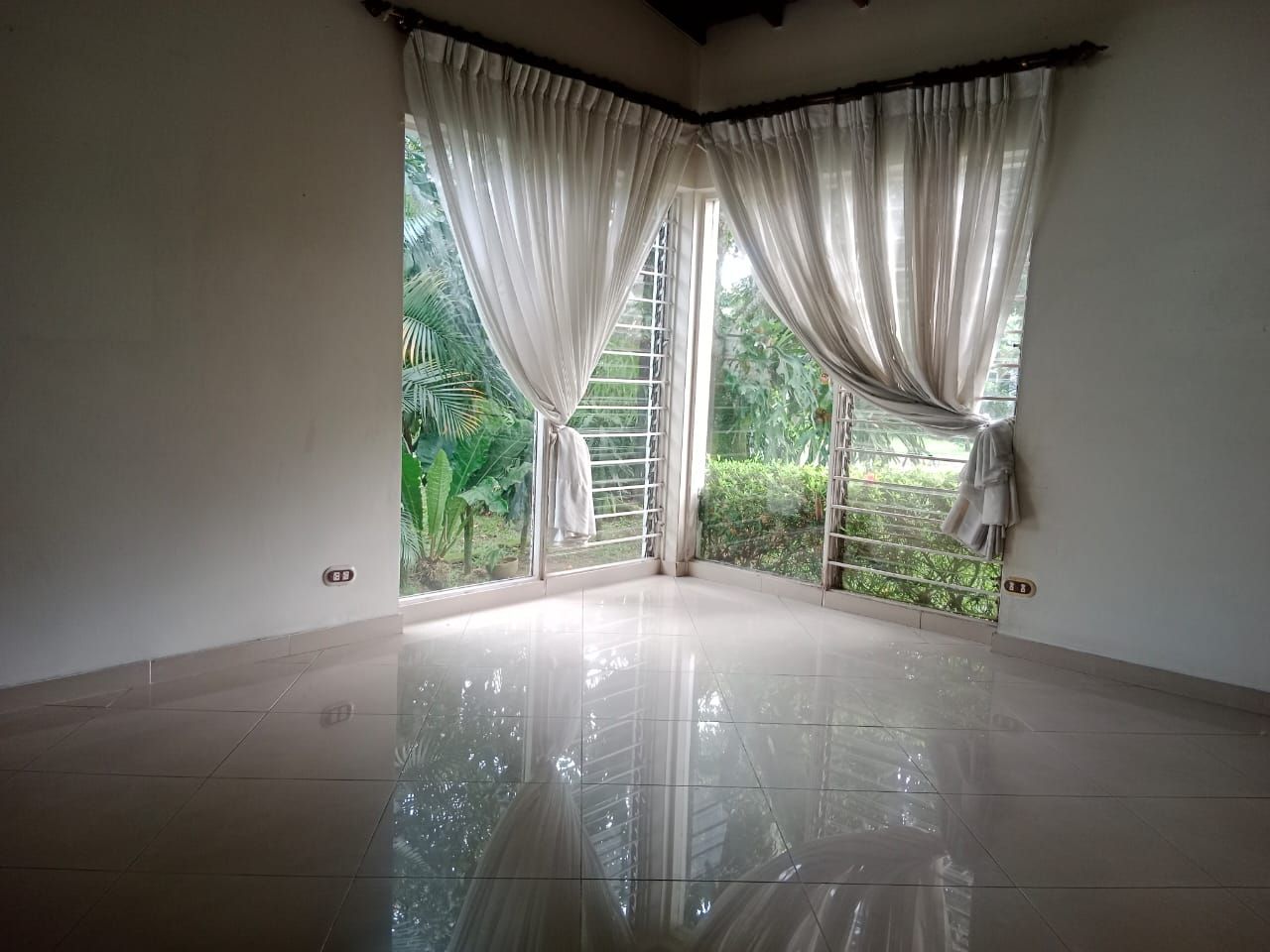 Casa en venta Antioquia Medellín Alto De Misael 237 m2 Habitaciones 3 Baños 3 Garajes 1 Precio $2030000000