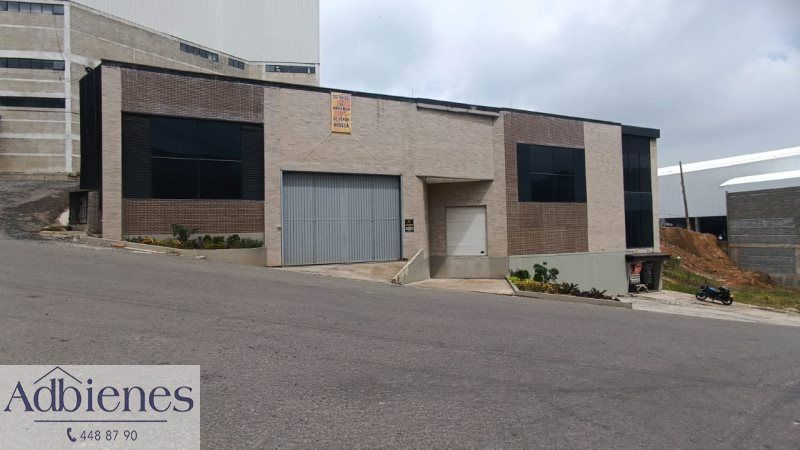 Bodega en arriendo Antioquia Caldas Caldas 678 m2 Habitaciones 0 Baños 2 Garajes 0 Precio $17000000