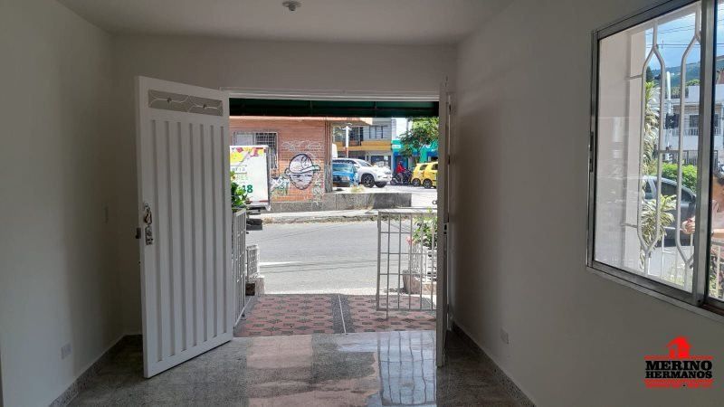 Local en arriendo Antioquia Medellín San Bernardo 25 m2 Habitaciones 0 Baños 1 Garajes 0 Precio $1900000
