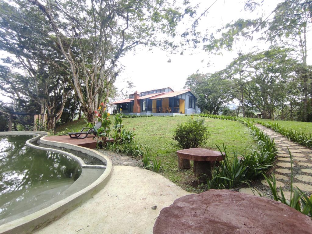 Finca en venta Bolívar Altos Del Rosario Altos Del Rosario 250 m2 Habitaciones 3 Baños 2 Garajes 10 Precio $1450000000