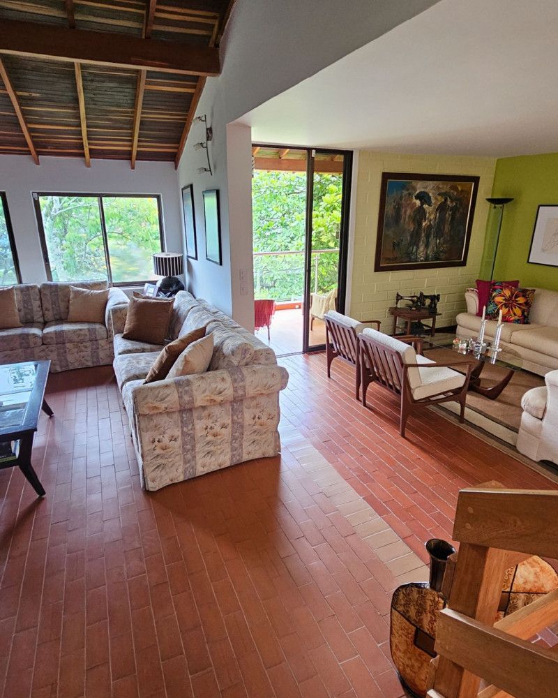 Casa en venta Antioquia Bello La Milagrosa 330 m2 Habitaciones 5 Baños 5 Garajes 1 Precio $2500000000