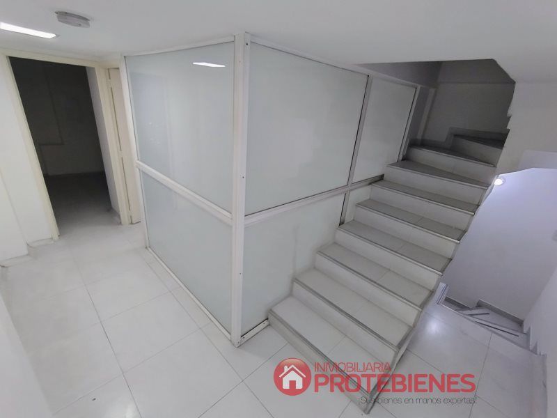 Oficina en arriendo o venta Antioquia Medellín Caribe 149 m2 Habitaciones 0 Baños 3 Garajes 0 Precio venta $365000000 Precio arriendo $3500000