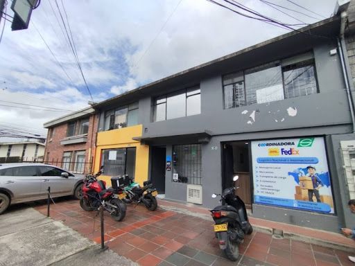 Casa en venta Cundinamarca Bogotá La Castellana 450 m2 Habitaciones 6 Baños 9 Garajes 4 Precio $1500000000