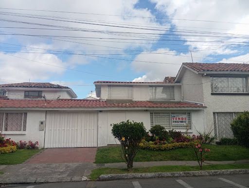 Casa en venta Cundinamarca Bogotá Mónaco 254 m2 Habitaciones 6 Baños 4 Garajes 2 Precio $1100000000