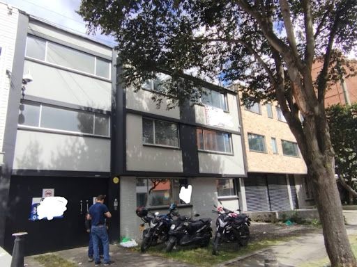 Edificio en arriendo Cundinamarca Bogotá Antiguo Country 450 m2 Habitaciones 10 Baños 5 Garajes 4 Precio $24000000