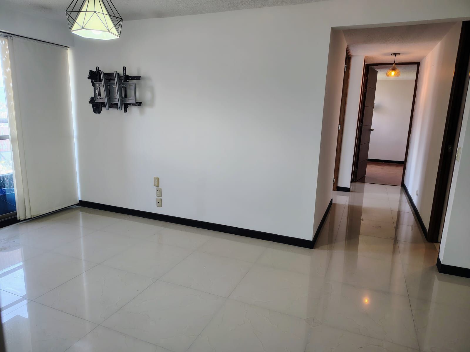 Apartamento en arriendo Antioquia Medellín Santa Teresita 82 m2 Habitaciones 3 Baños 2 Garajes 1 Precio $3600000