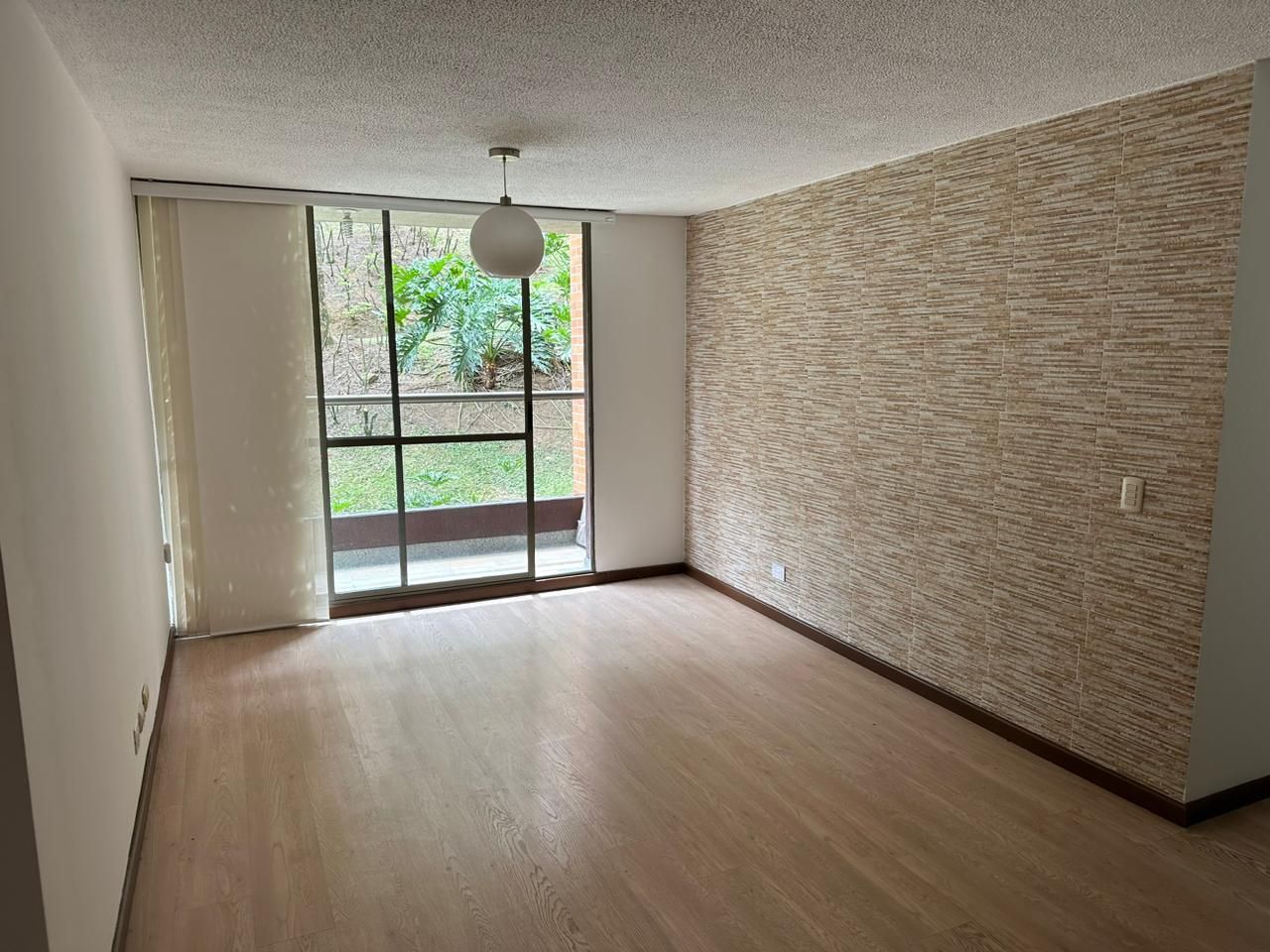 Apartamento en arriendo Antioquia Medellín Santa Teresita 87 m2 Habitaciones 3 Baños 2 Garajes 1 Precio $3350000