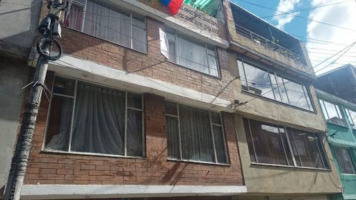 Casa en venta Cundinamarca Bogotá Walessa 288 m2 Habitaciones 8 Baños 5 Garajes 1 Precio $499000000