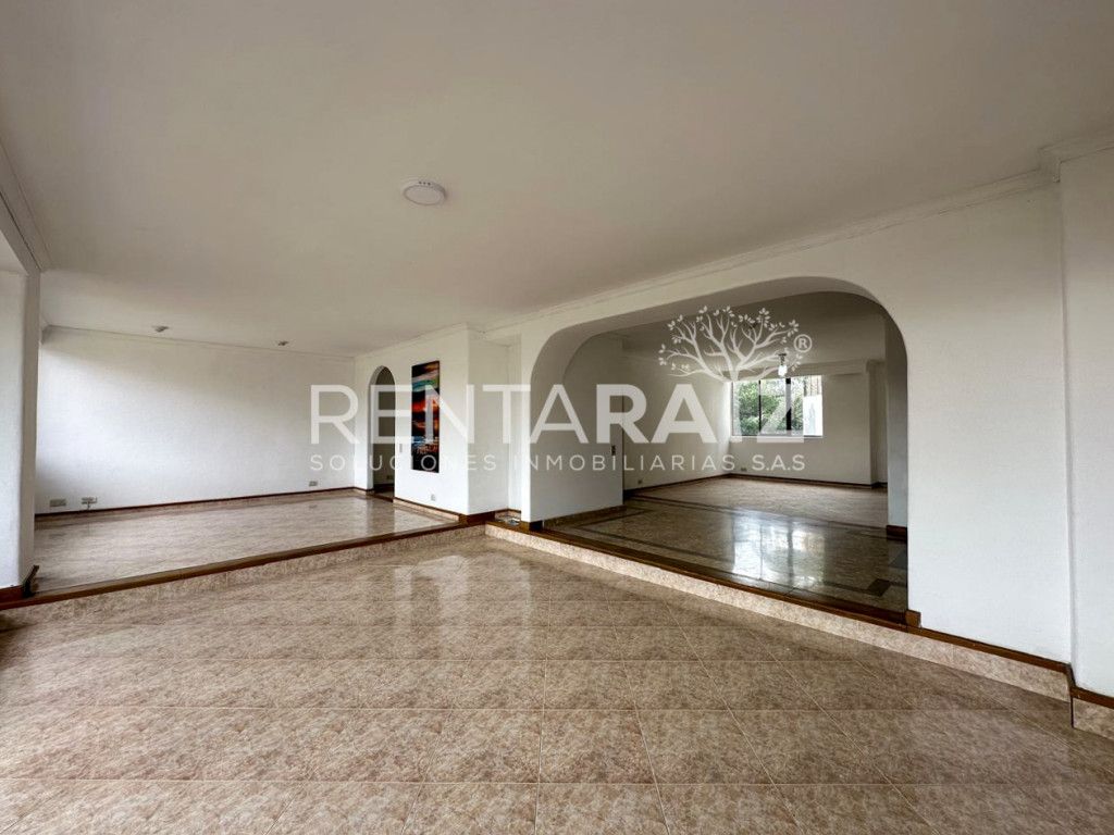 Apartamento en arriendo Antioquia Medellín Naranjal 220 m2 Habitaciones 3 Baños 4 Garajes 2 Precio $6460000