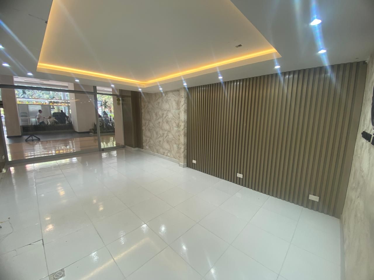 Local en arriendo Antioquia Medellín El Tesoro 71 m2 Habitaciones 0 Baños 2 Garajes 0 Precio $8300000