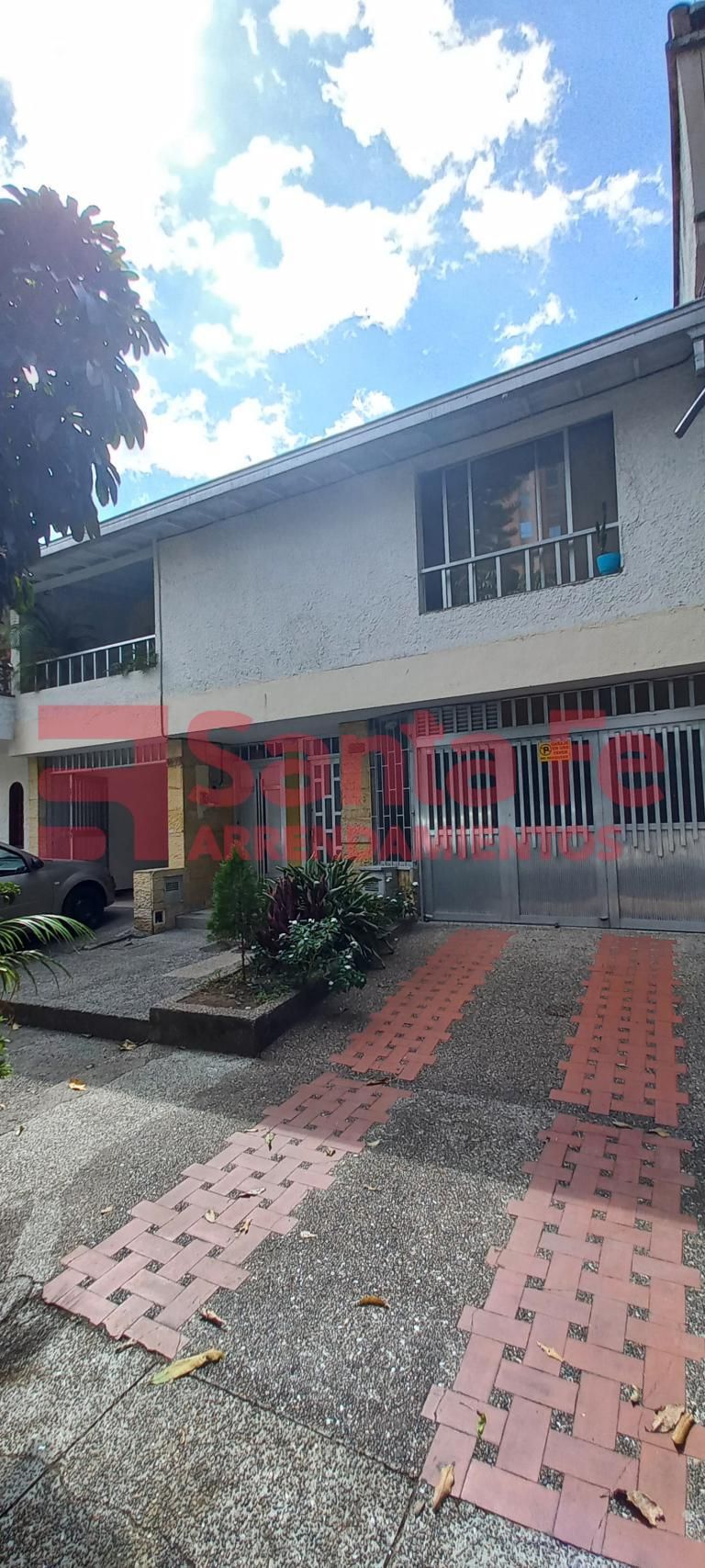 Casa en arriendo Antioquia Medellín Estadio 160 m2 Habitaciones 4 Baños 2 Garajes 0 Precio $4000000