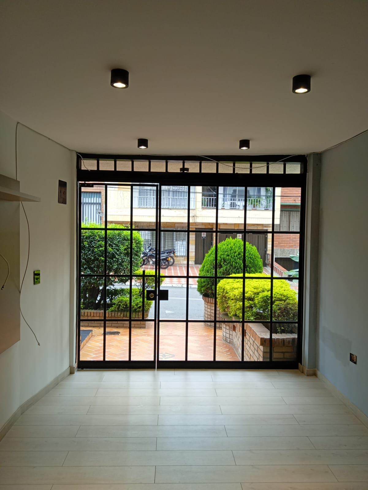 Oficina en arriendo Antioquia Medellín Bolivariana 19 m2 Habitaciones 0 Baños 1 Garajes 0 Precio $2300000