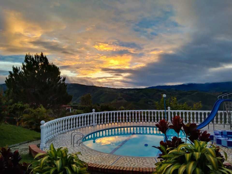 Casa en venta Valle Del Cauca Dagua Dagua 500 m2 Habitaciones 6 Baños 6 Garajes 15 Precio $980000000