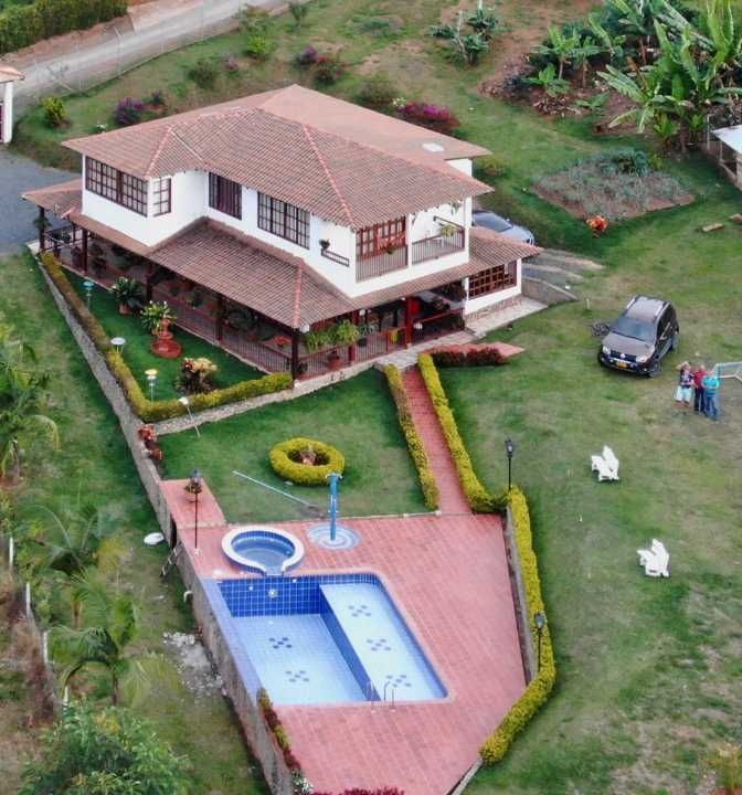 Casa en venta Valle Del Cauca Dagua Dagua 350 m2 Habitaciones 6 Baños 4 Garajes 8 Precio $980000000